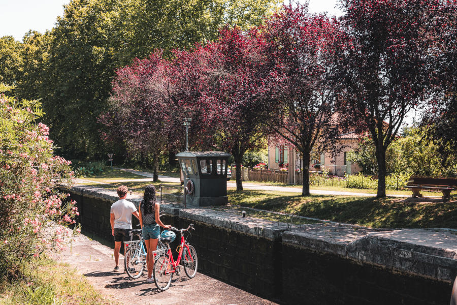 Le Canal des 2 Mers à Vélo