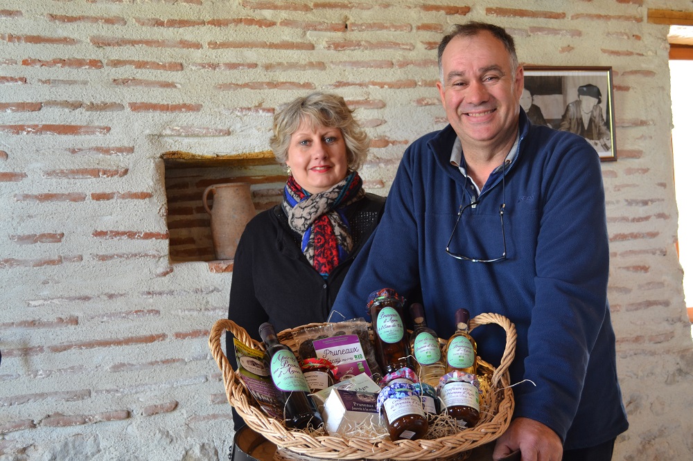 Dégustation de produits à base de pruneau à la Ferme de Lacaÿ