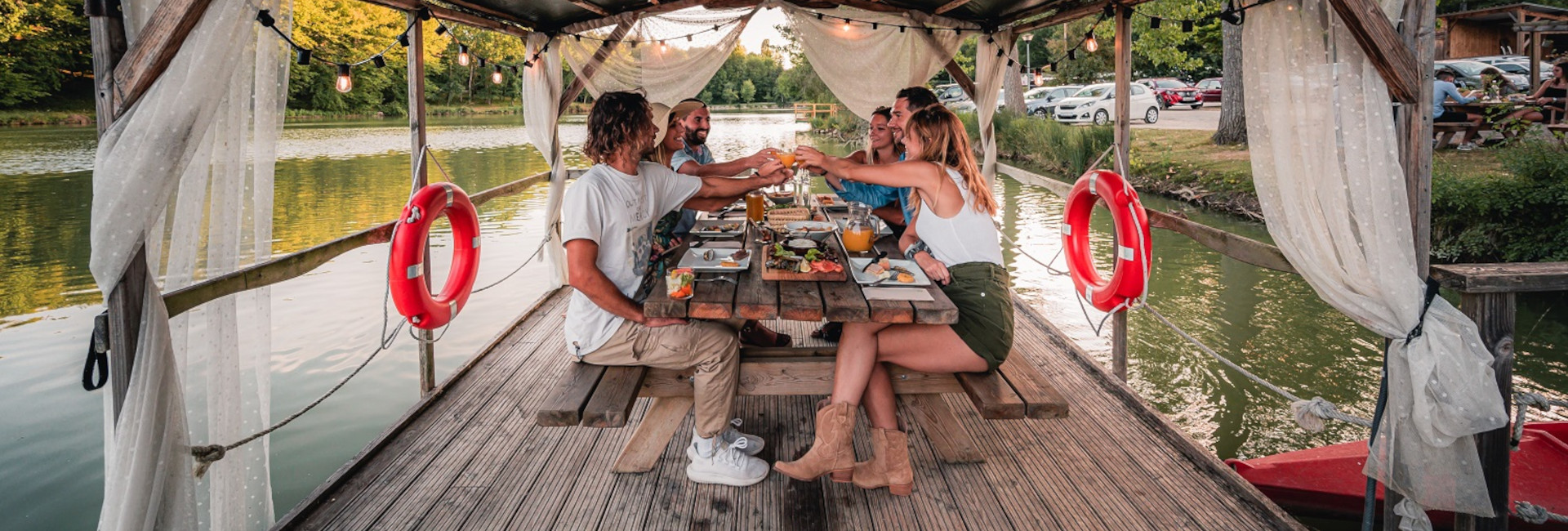 Soirée au Restaurant du Lac à Cancon © Teddy Verneuil - Lezbroz