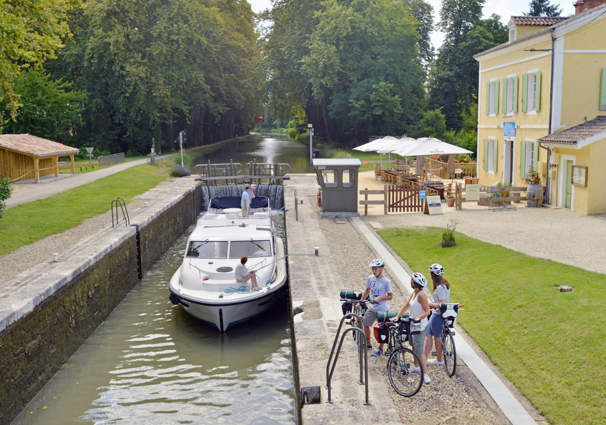 Le Canal des 2 Mers à Vélo