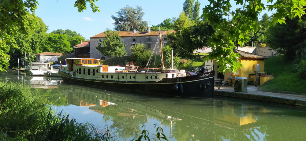 La péniche Wakaï au Mas-d'Agenais