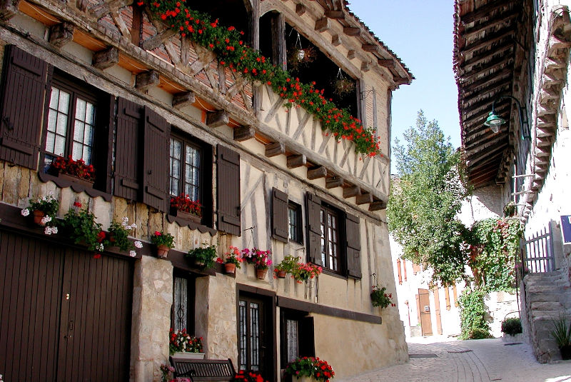 Le bourg castral de Cancon