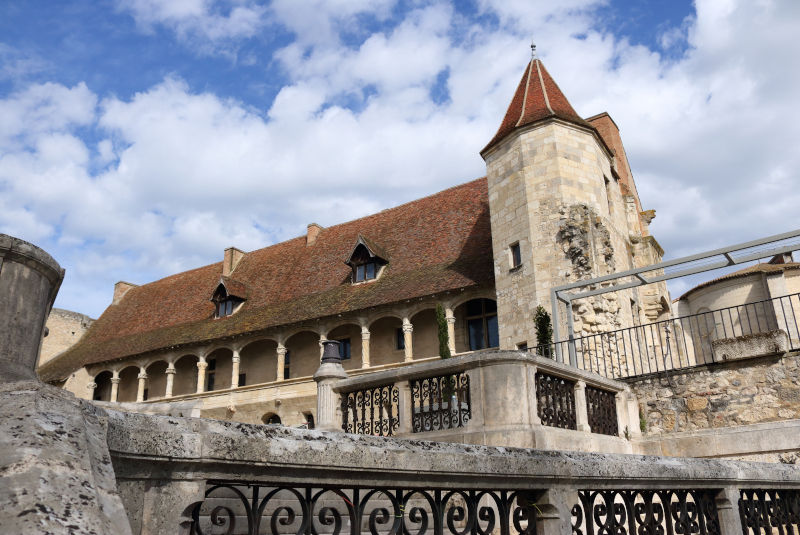 Le château-musée Henri IV